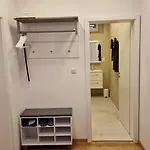 アパート Auxbrg - 4 Zimmer, Xl Wasserbett, 65 Zoll Tv, Xl Terrasse アウグスブルク