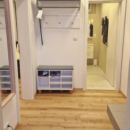 Auxbrg - 4 Zimmer, Xl Wasserbett, 65 Zoll Tv, Xl Terrasse Appartement