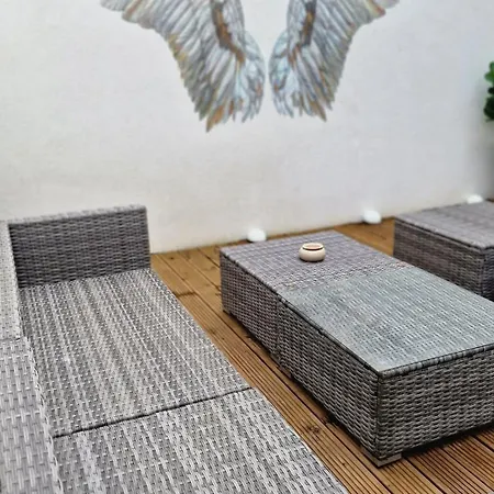 Auxbrg - 4 Zimmer, Xl Wasserbett, 65 Zoll Tv, Xl Terrasse Appartement