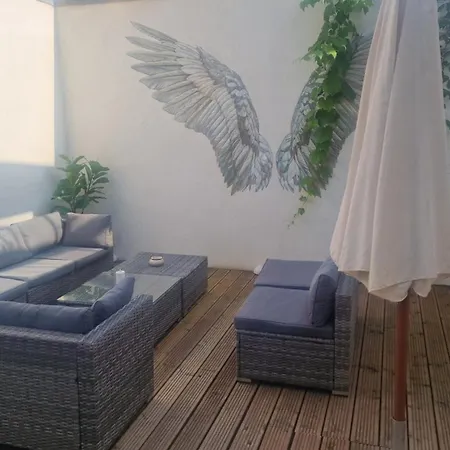 Auxbrg - 4 Zimmer, Xl Wasserbett, 65 Zoll Tv, Xl Terrasse Appartement