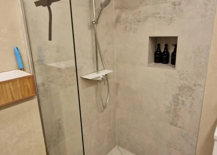 Auxbrg - 4 Zimmer, Xl Wasserbett, 65 Zoll Tv, Xl Terrasse *